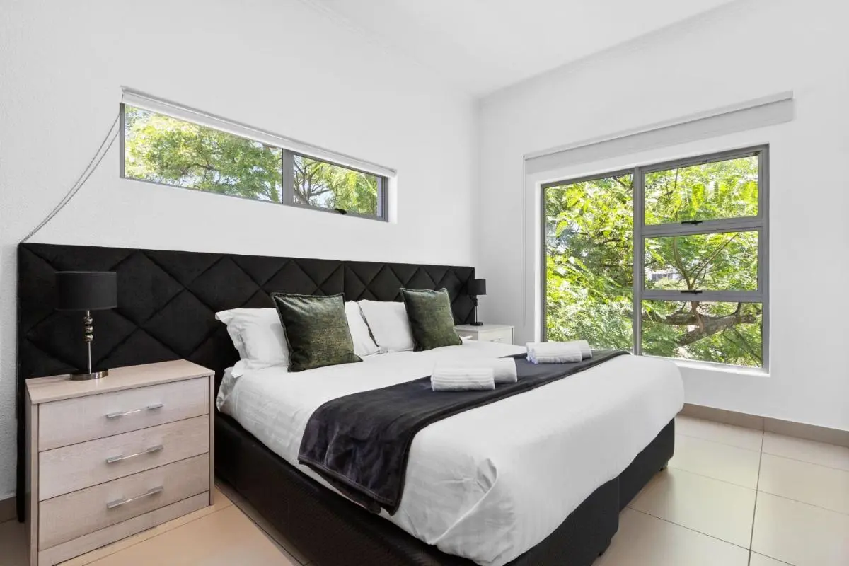 Image 1 of Insignia 312