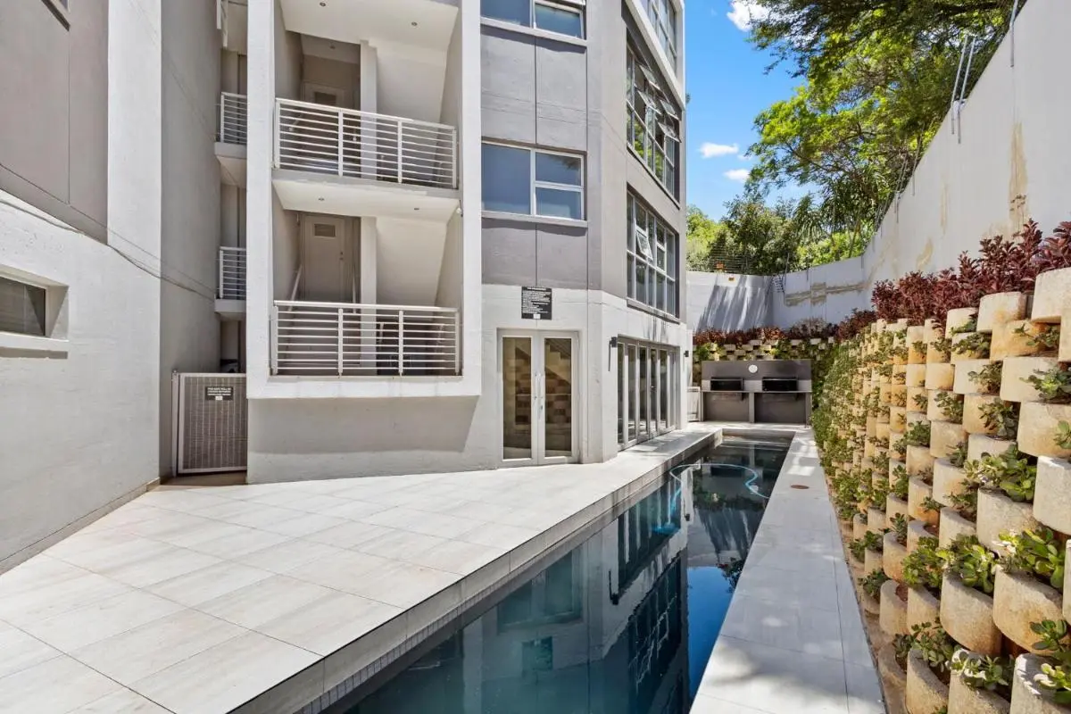 Image 3 of Insignia 312