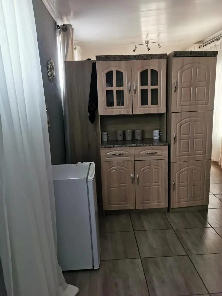 Image 3 of Issa Guest Cottage