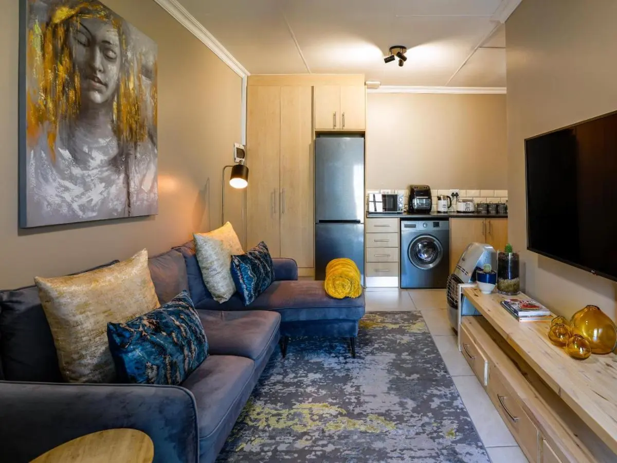 Image 3 of La Petit Bordeaux