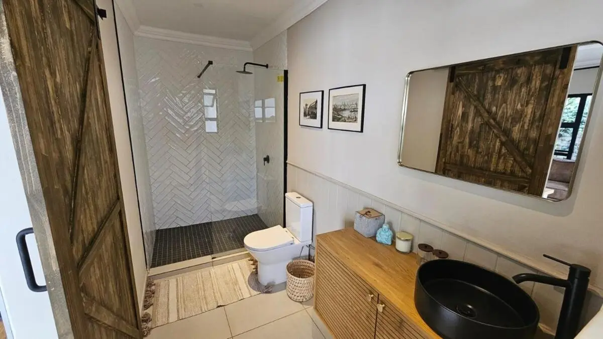 Image 2 of Lancaster Loft