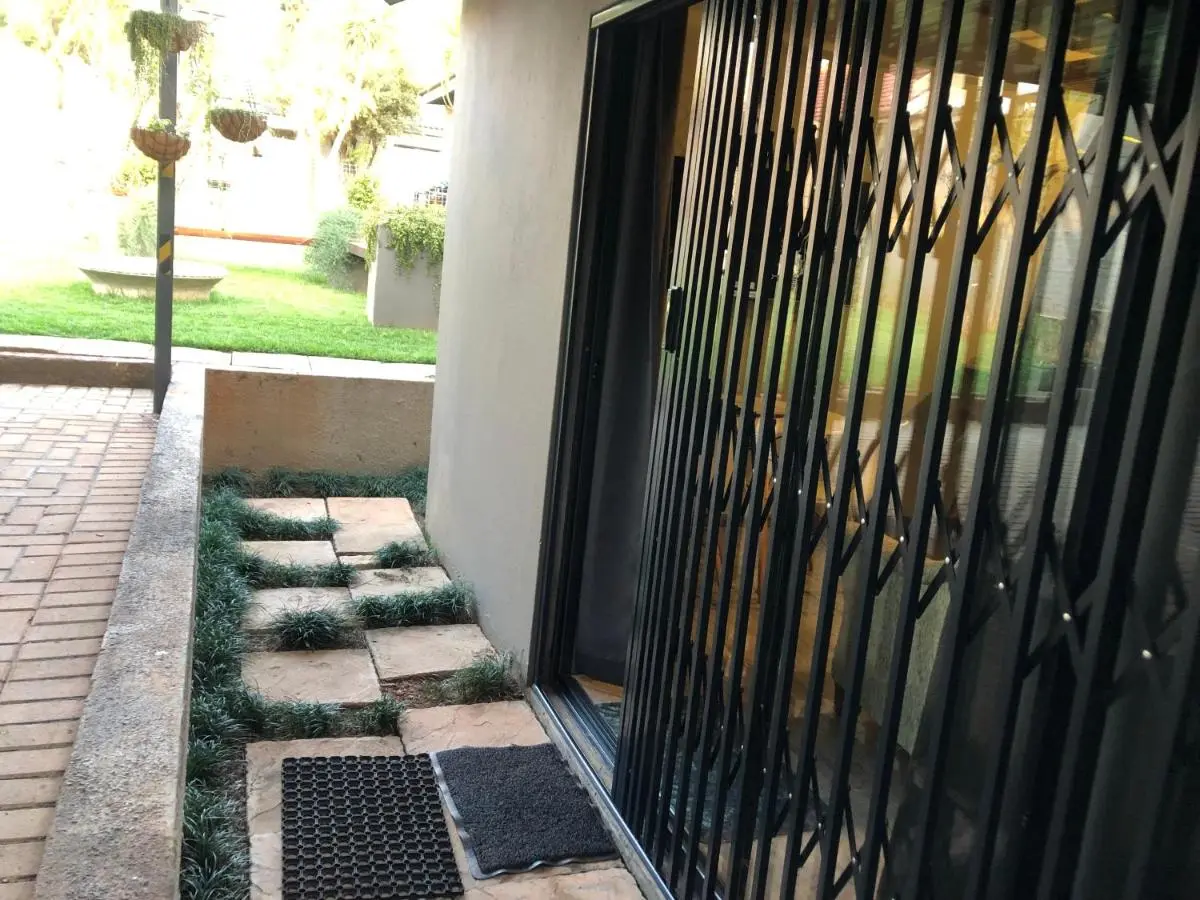 Image 2 of Leopard Tree Cottage