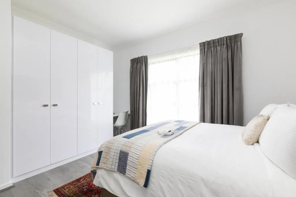 Image 6 of Lillys Point with back up power