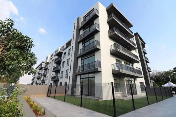 Image 5 of Lillys Point with back up power