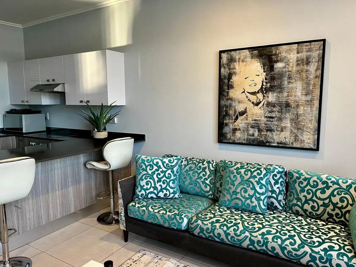 Image 3 of Lillys Point with back up power