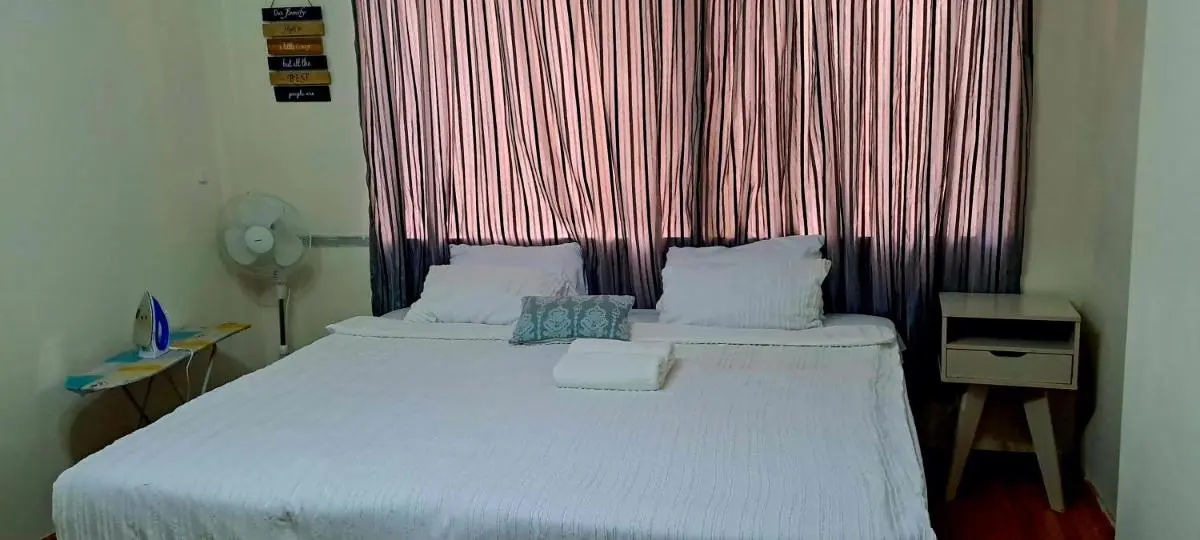 Image 1 of Linaste at Colosseum