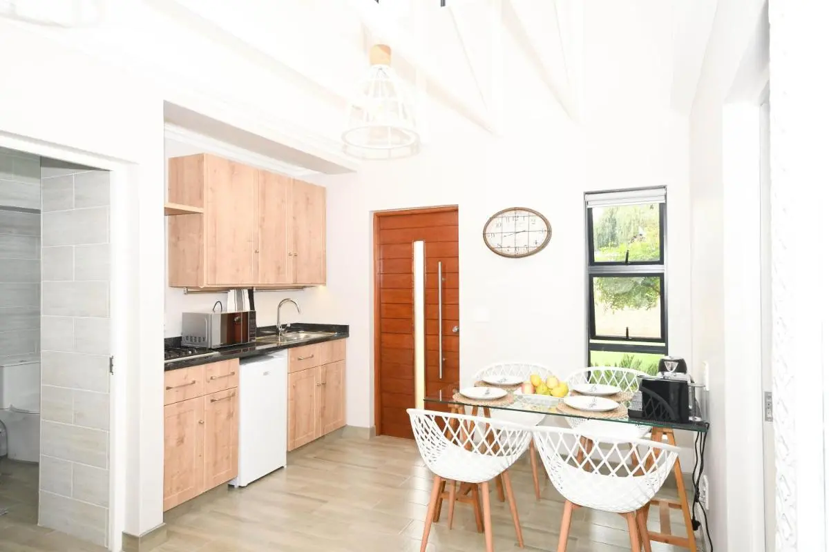 Image 2 of Linden Gap Guesthouse