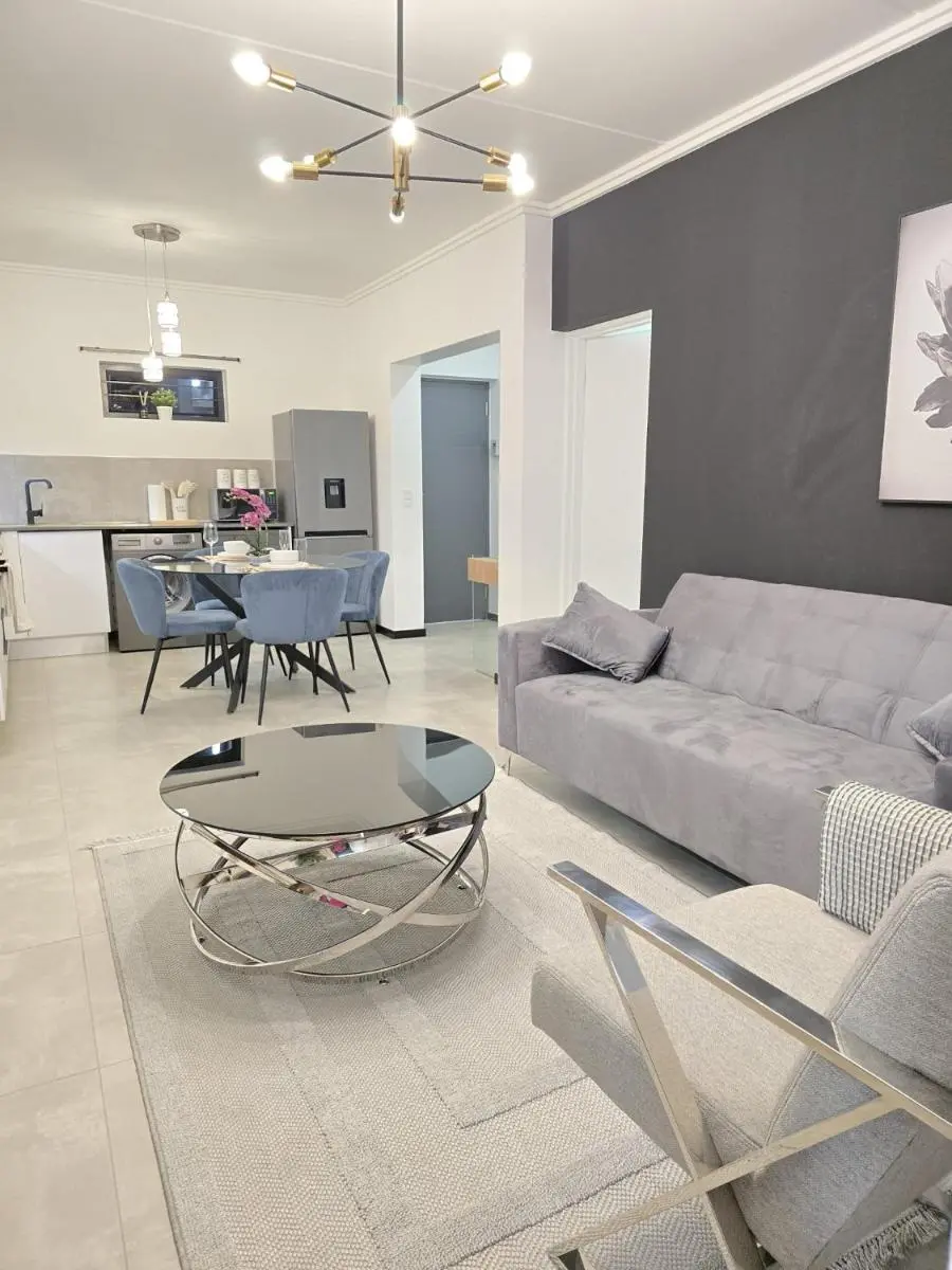 Image 4 of Lonehill Luxury Suites