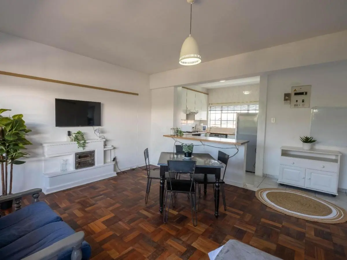 Image 5 of Lovely Linden Apartment