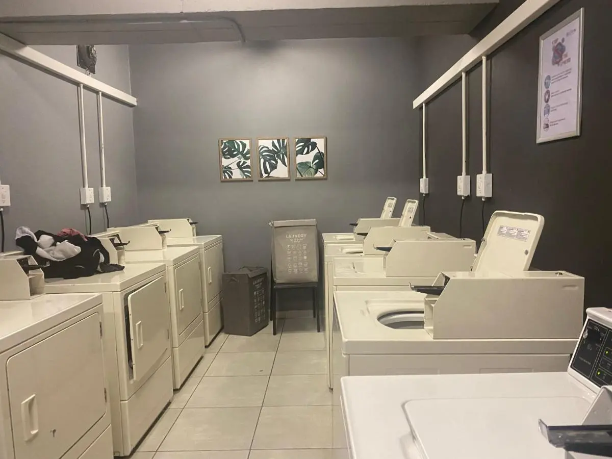 Image 1 of Lovely Rosebank 1-bedroom condo with pool & cinema