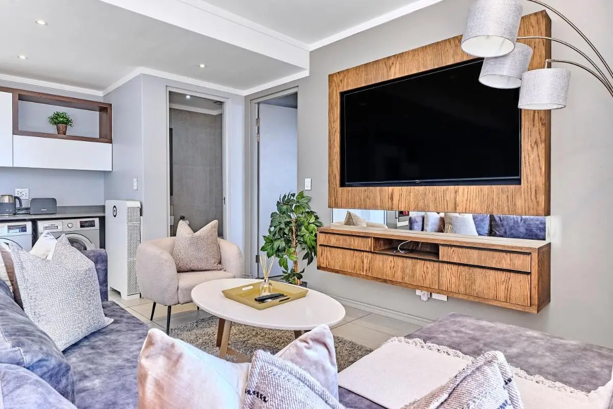 Image 4 of Luxe De Rêve Sandton apartment with City Views