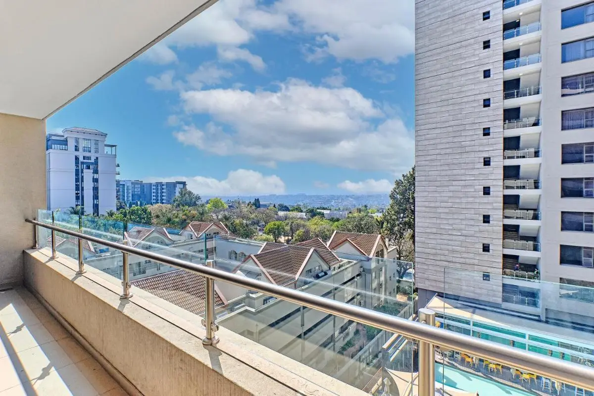 Image 5 of Luxe De Rêve Sandton apartment with City Views