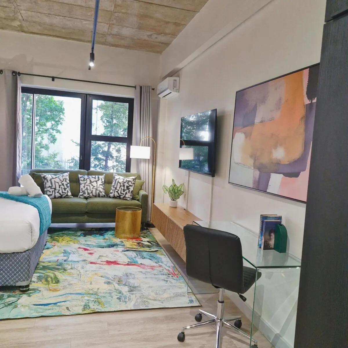 Image 3 of Luxe Sandton Suite Rooftop Pool and Sandton Skyline