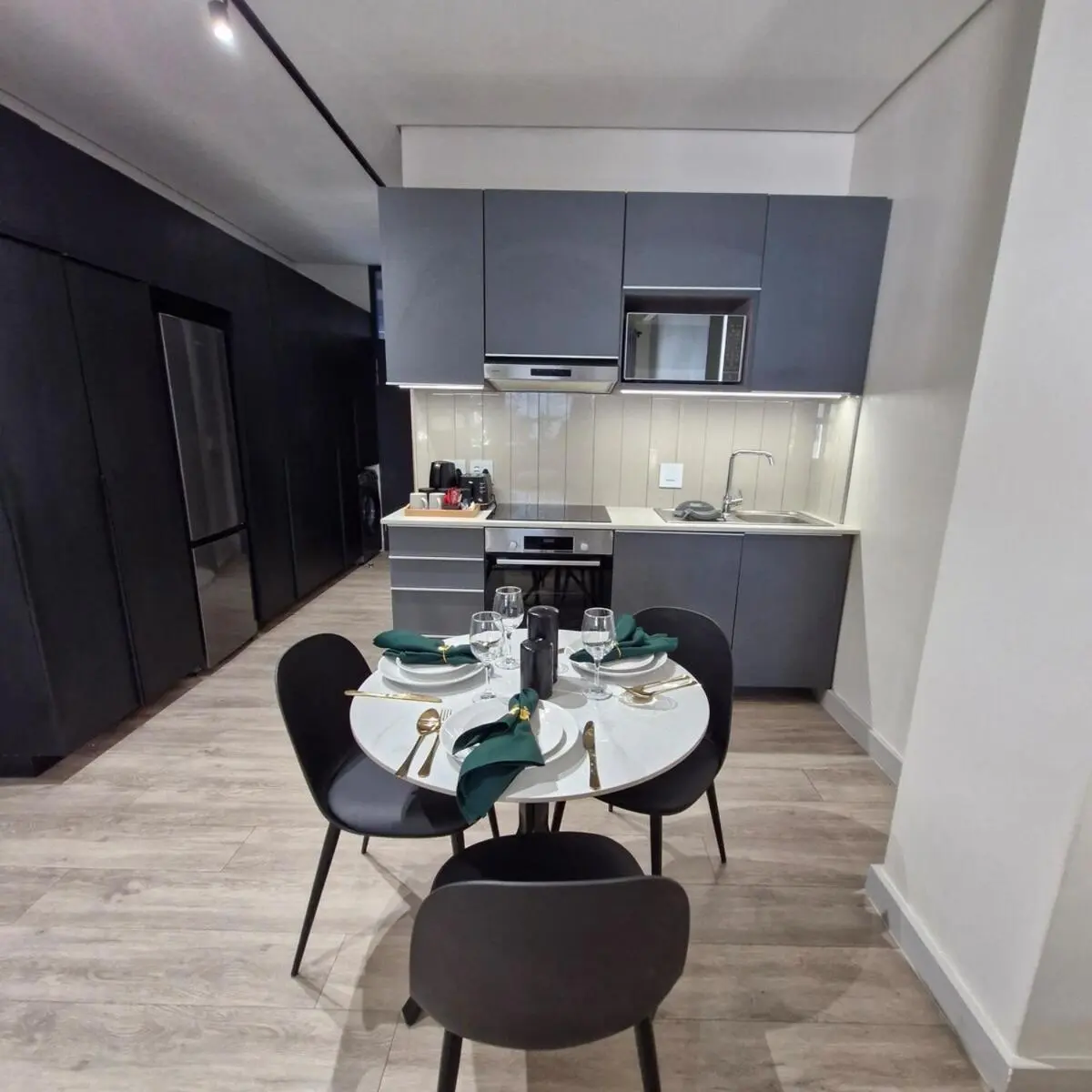 Image 5 of Luxe Sandton Suite Rooftop Pool and Sandton Skyline