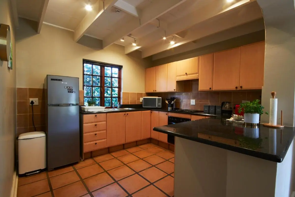 Image 2 of Luxurious, private, central, gas & solar powered