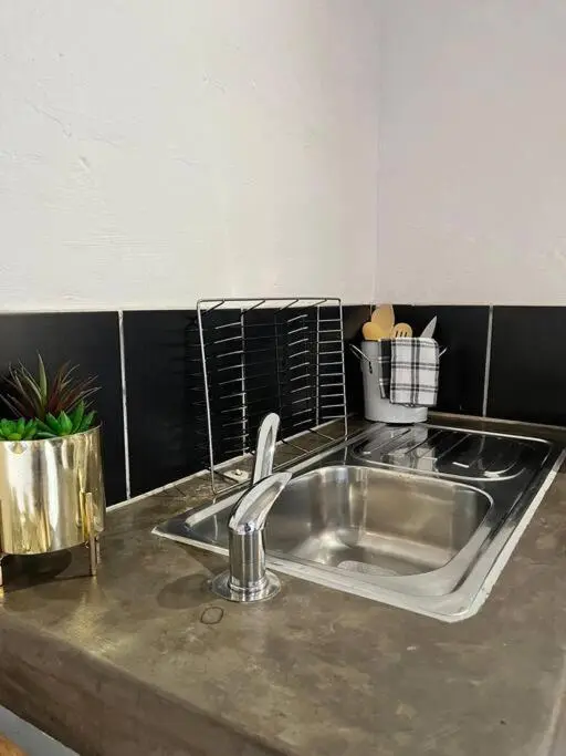 Image 6 of Luxury Apartment Pool Facing 328