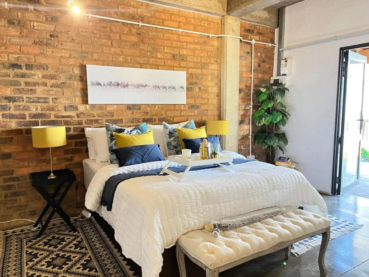 Image 1 of Luxury Apartment Pool Facing 328