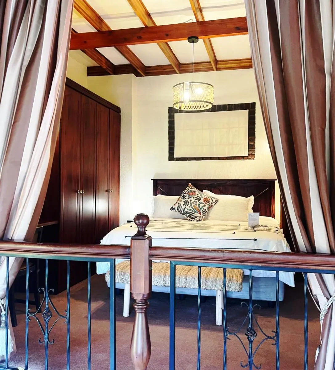 Image 4 of Luxury Boutique Nature Stay! Northcliff – Sunset Views, Solar, Work, Pool