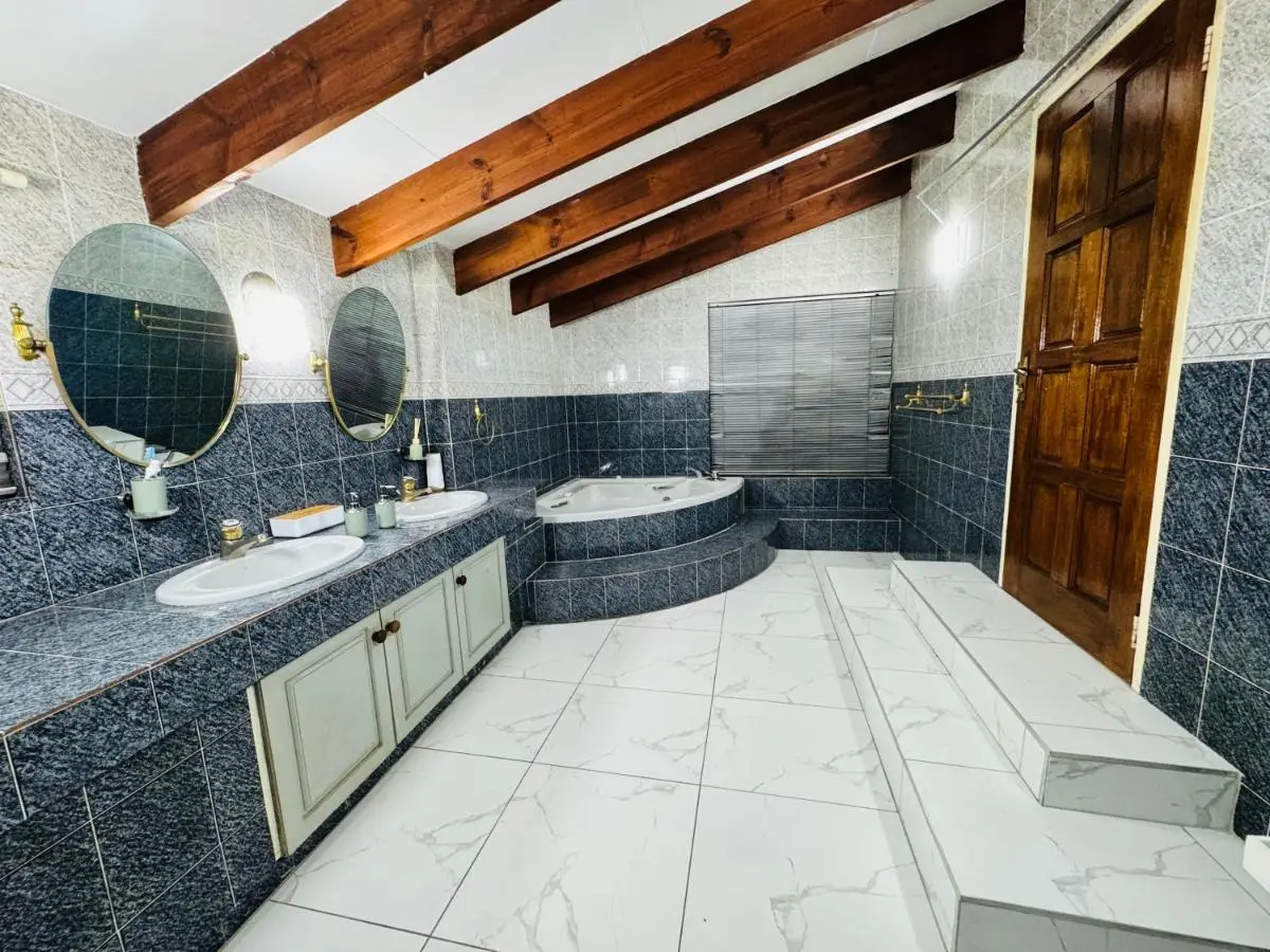 Image 2 of Luxury Sandton Villa