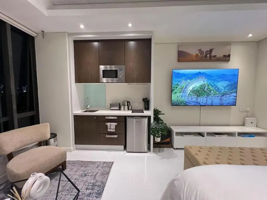 Image 4 of Luxury & Premium Suites Sandton City ONE