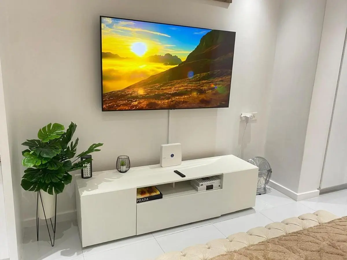 Image 2 of Luxury & Premium Suites Sandton City TWO