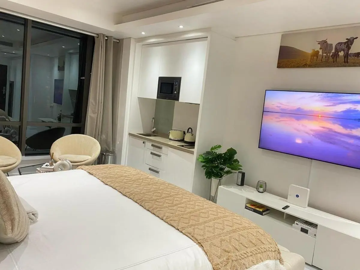 Image 5 of Luxury & Premium Suites Sandton City TWO