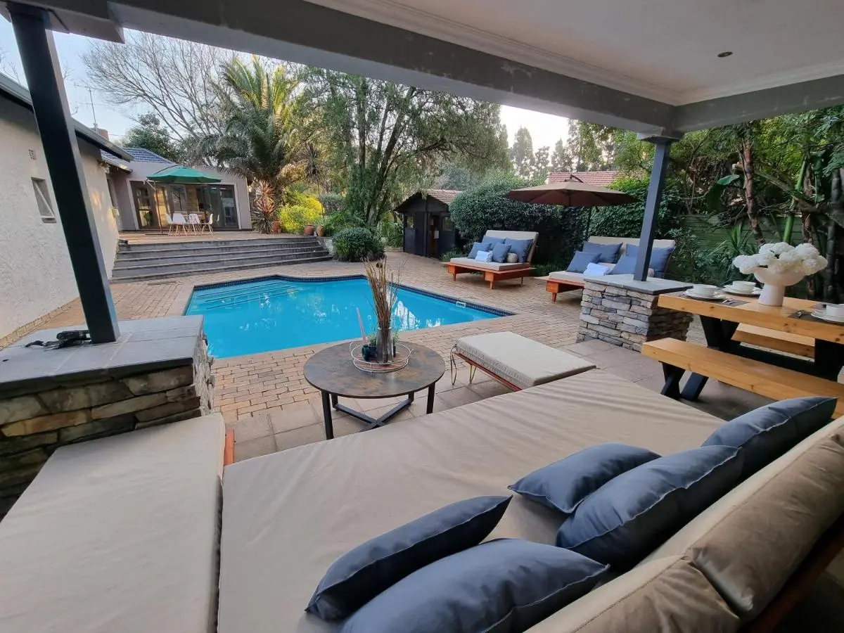 Image 3 of Luxury solar powered villa with pool and sauna in Northcliff