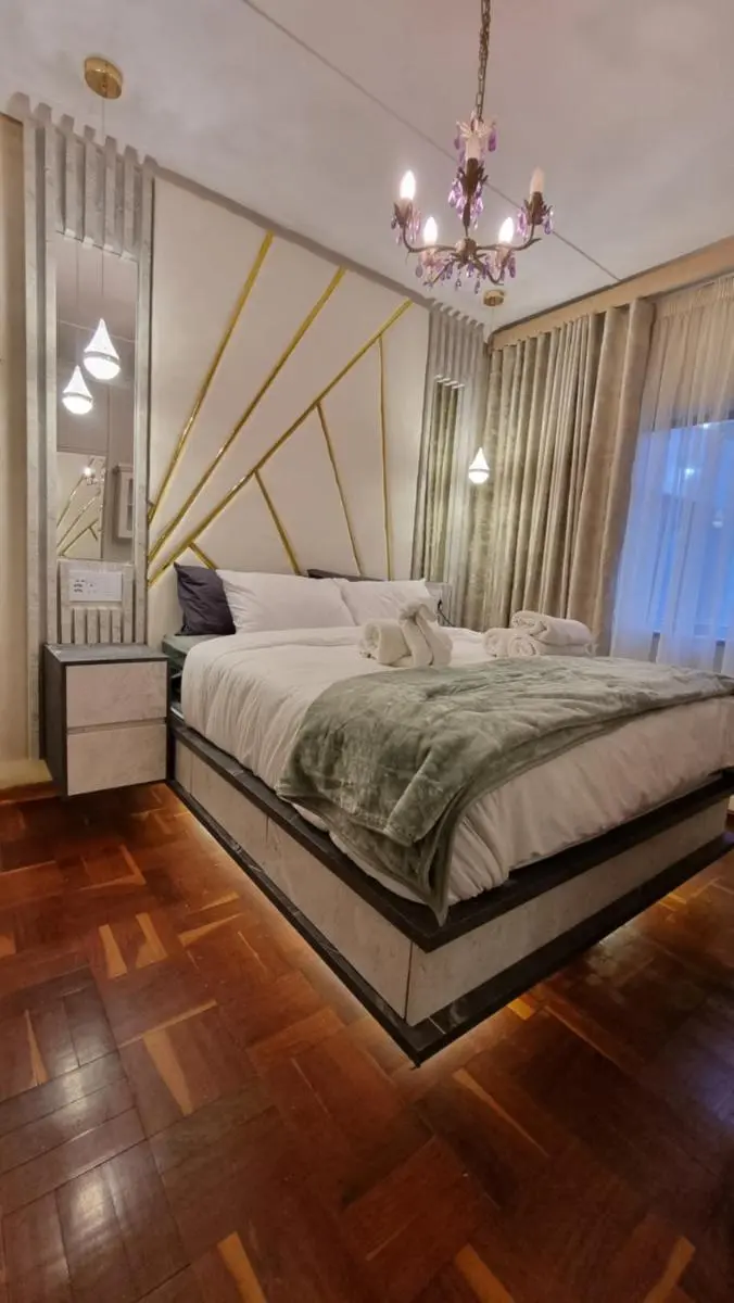 Image 1 of Luxury solar powered villa with pool and sauna in Northcliff