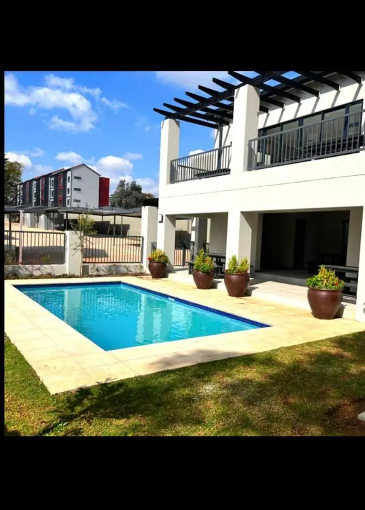 Image 4 of Medon Luxury Suites with power back up Bryanston Sandton