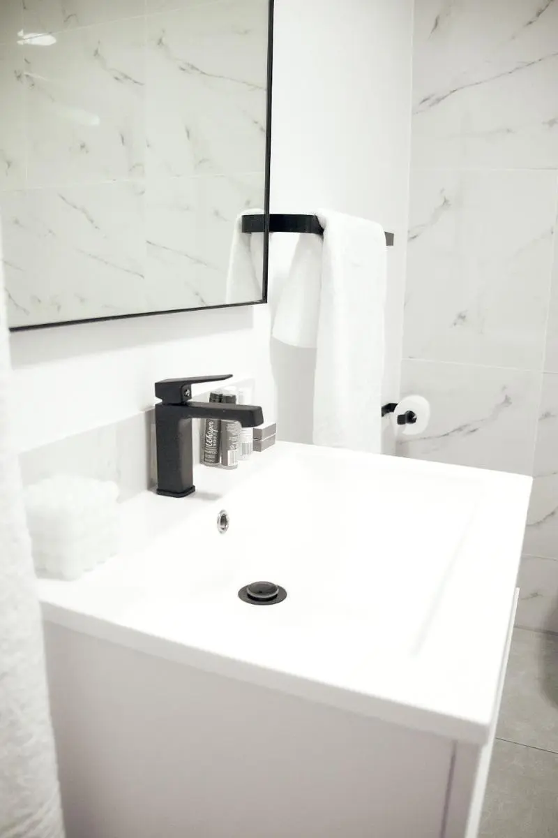 Image 3 of Medon Luxury Suites with power back up Bryanston Sandton