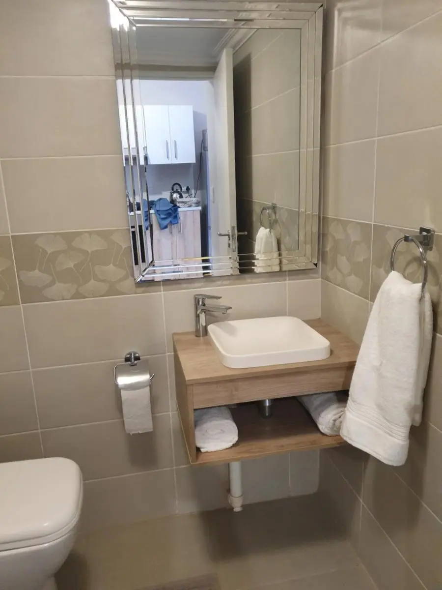 Image 2 of Melville Mews-2- Auckland park