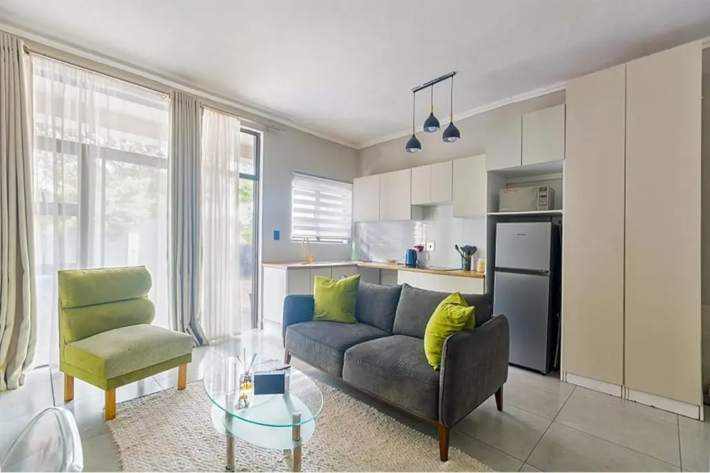 Image 4 of Mmanokeng Suit