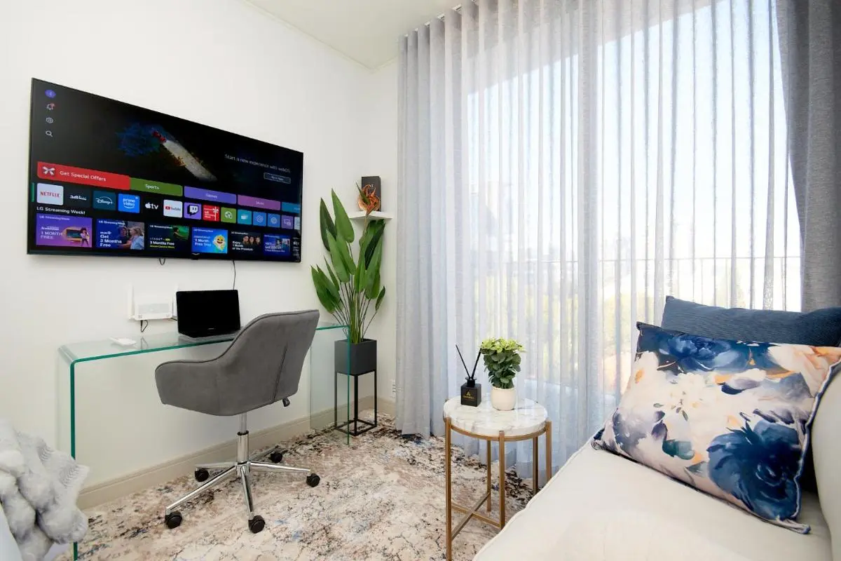 Image 4 of Modern Executive Suite at One Rosebank