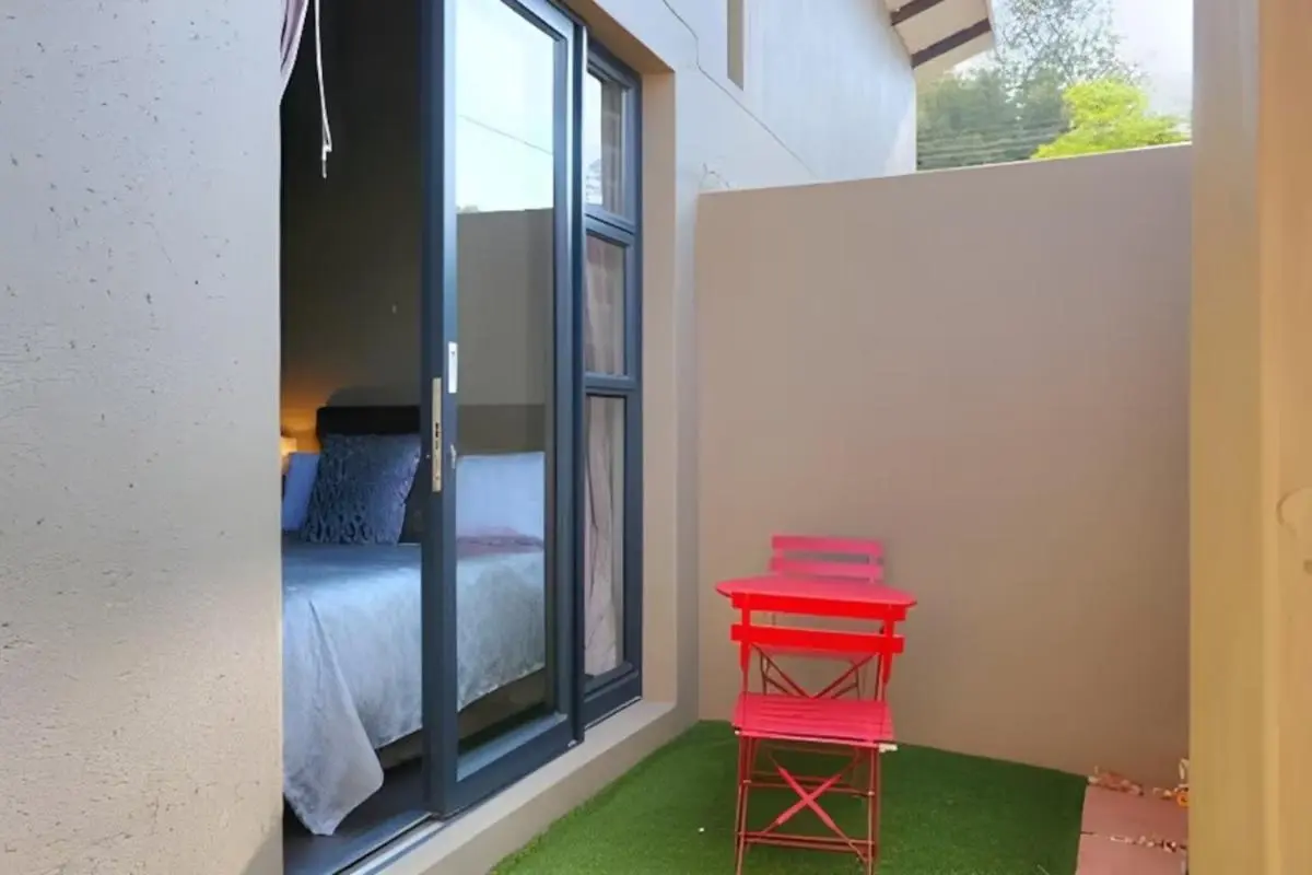 Image 4 of Modern Loft with Free Parking & Wi-Fi close to Sandton & CBD