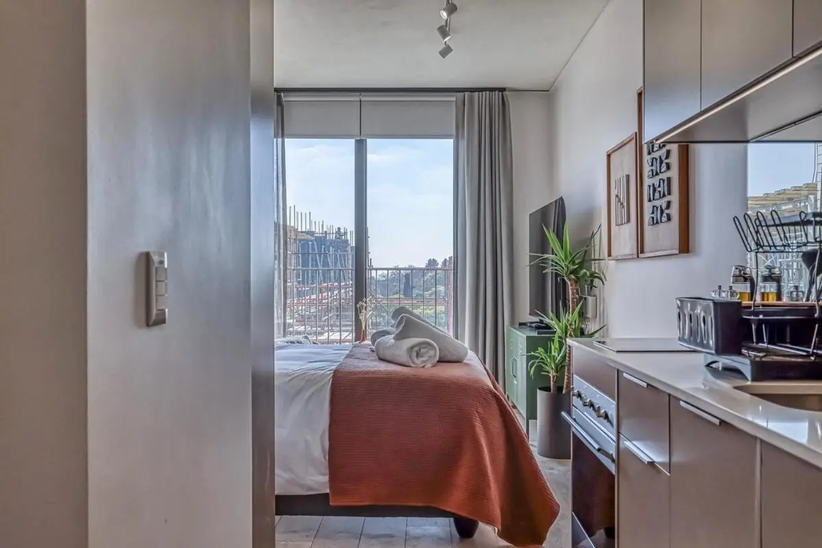 Image 4 of Modern One Rosebank Studio Apartment 456