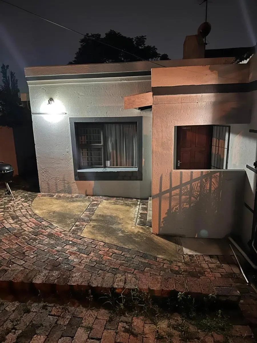 Image 3 of Modern & Private Flat