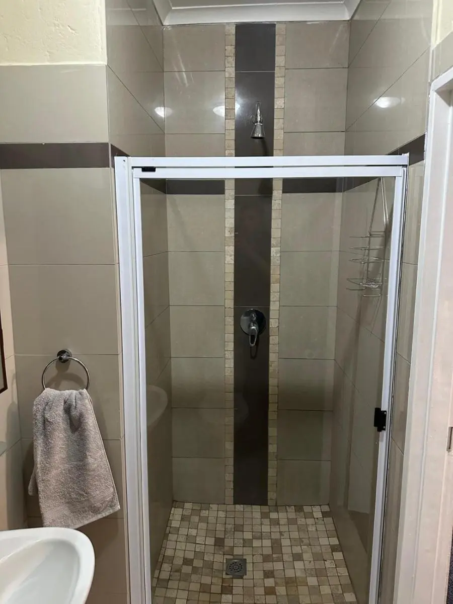 Image 1 of Modern & Private Flat