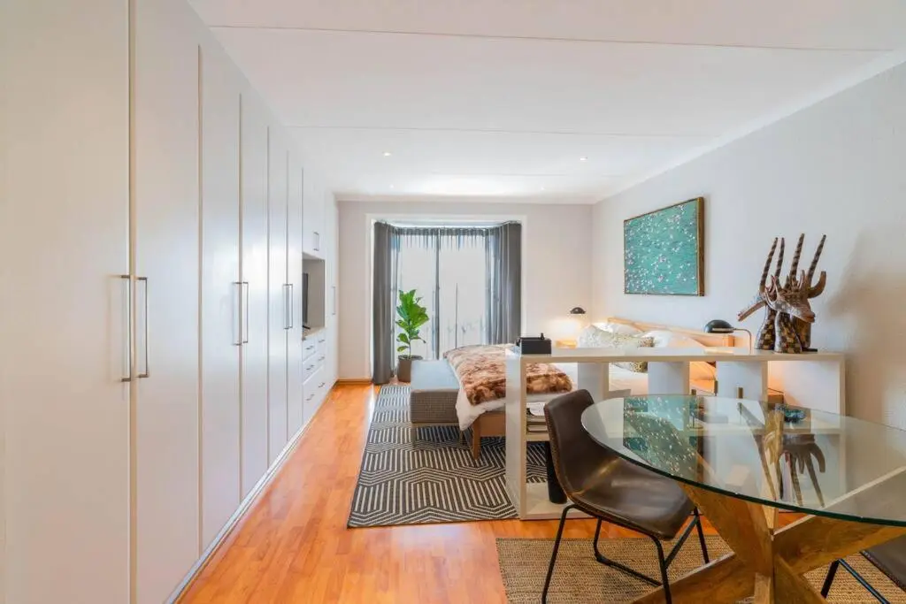 Image 4 of Modern apartment in culturally vibrant Melville 22