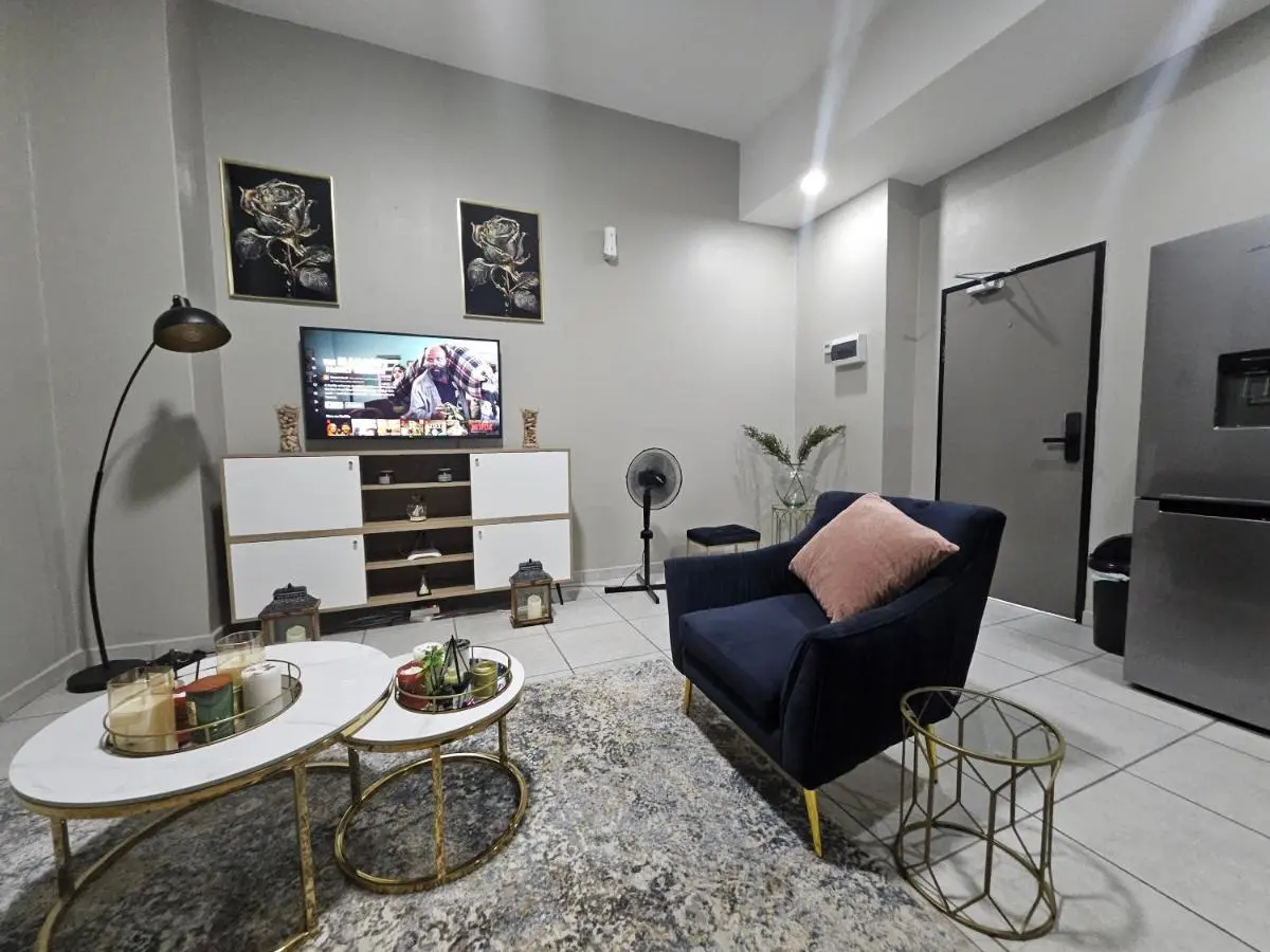 Image 5 of Modern spacious 1BR apartment at The Bolton Rosebank