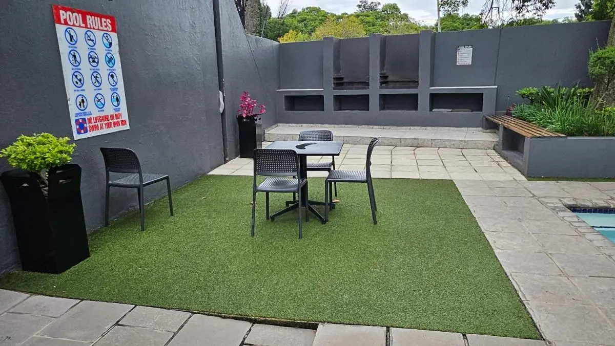 Image 6 of Modern spacious 1BR apartment at The Bolton Rosebank