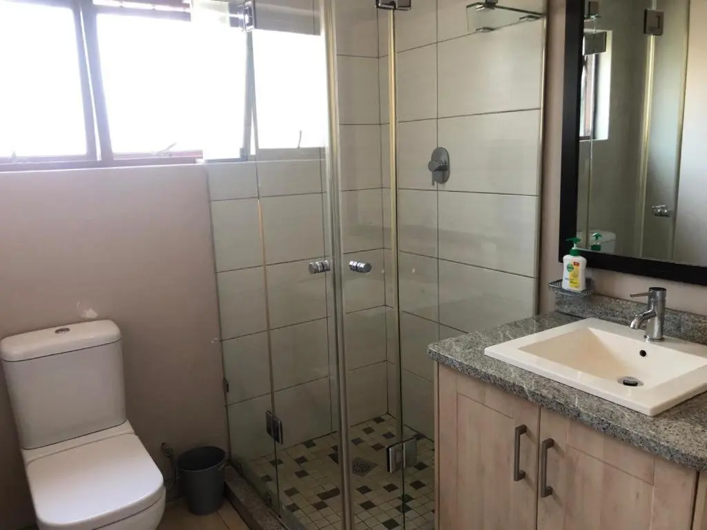 Image 2 of Mount Royal 28 -Large 1 bed with balcony