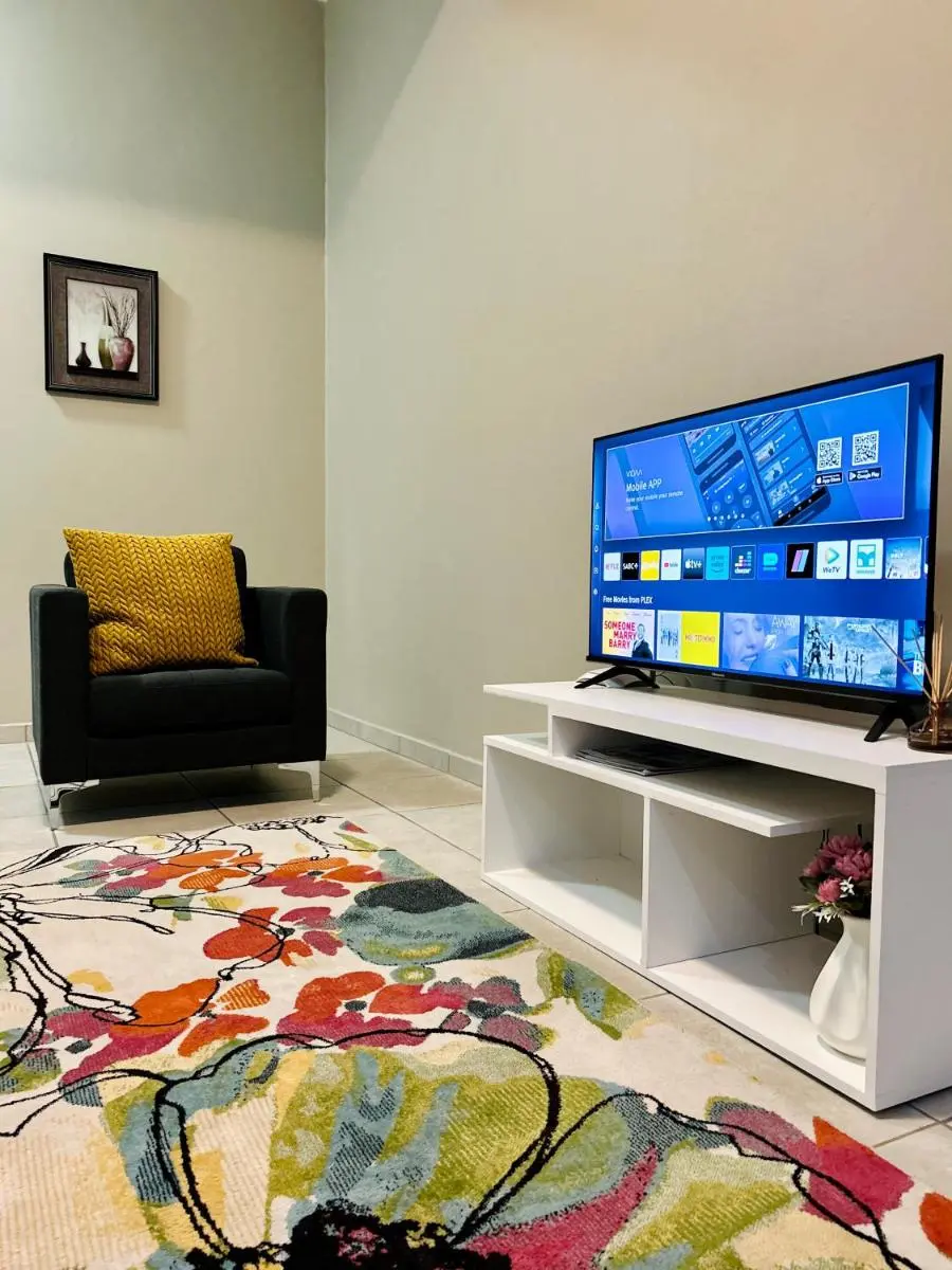 Image 5 of Neat and cozy apartment in central Rosebank with unlimited Wi-Fi and backup power