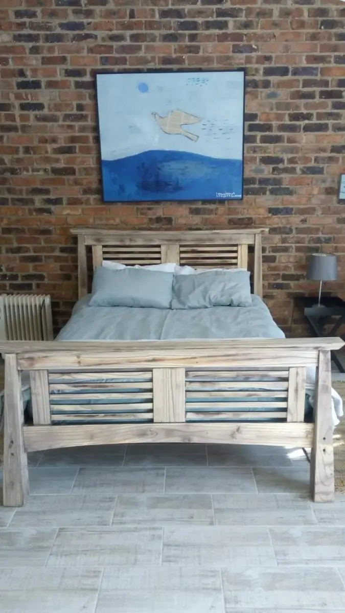 Image 5 of New barn room private space, FIBRE Wifi, Vegan Home