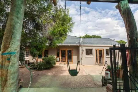 Image 4 of New barn room private space, FIBRE Wifi, Vegan Home