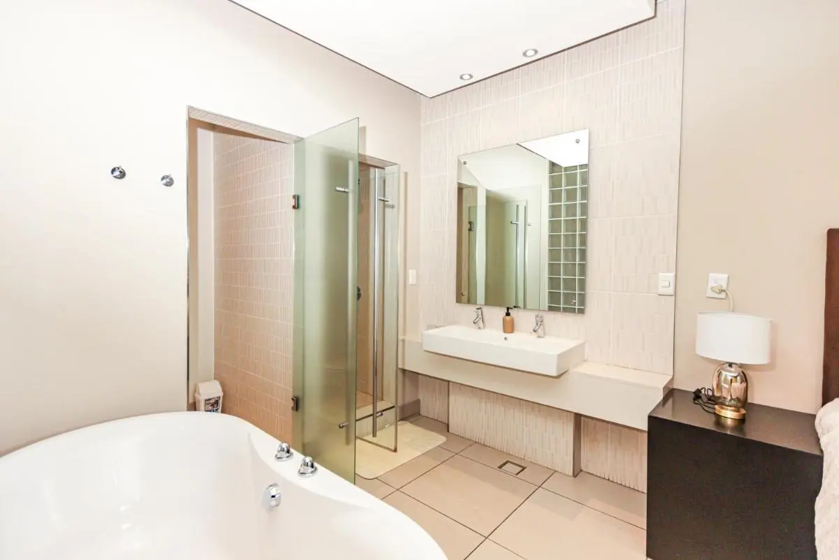 Image 2 of Old House Lane Melrose Boulevard