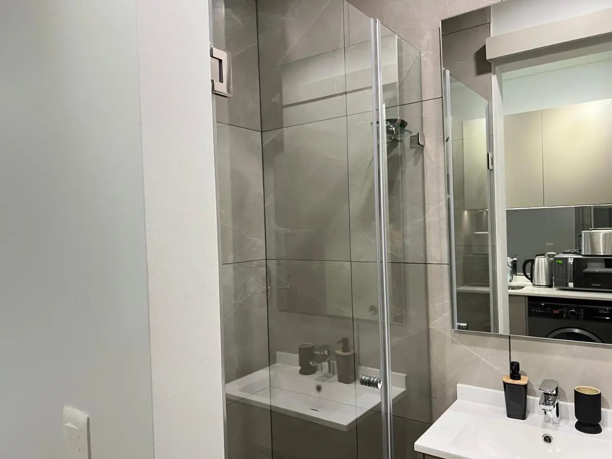 Image 4 of One Rosebank