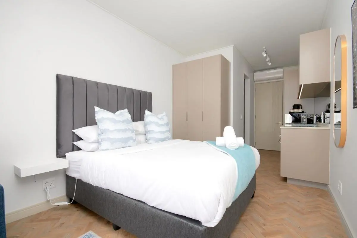 Image 3 of One Rosebank Luxe Studios