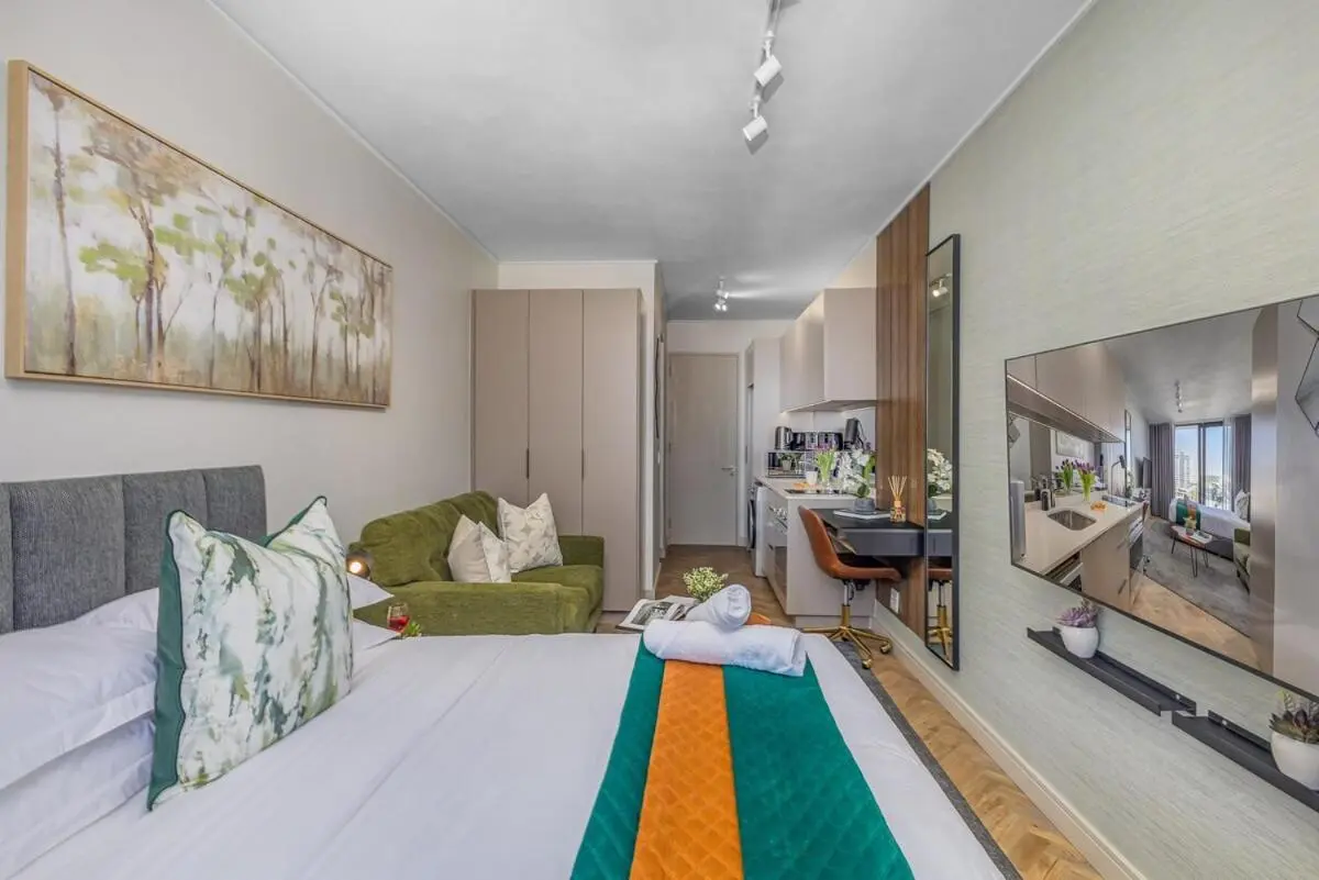 Image 4 of One Rosebank -Minimaluxe