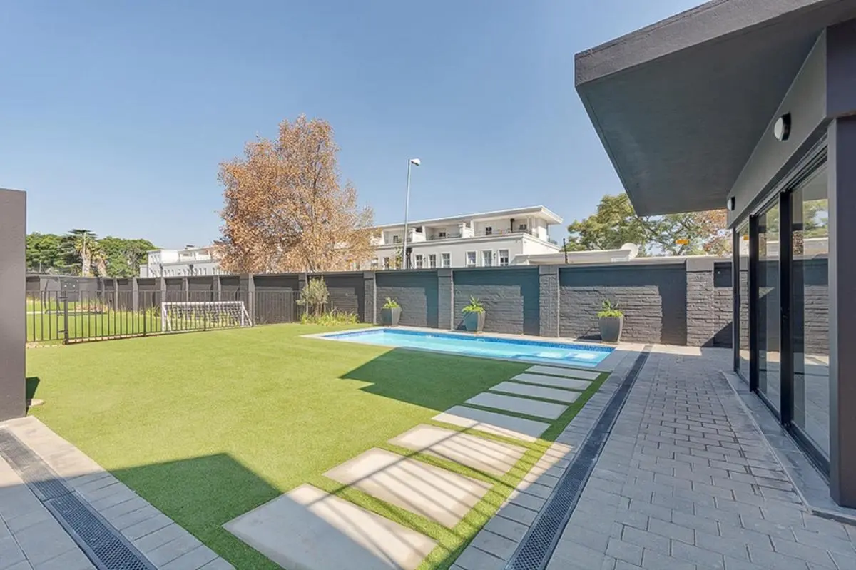 Image 5 of Opulent Escape Bryanston