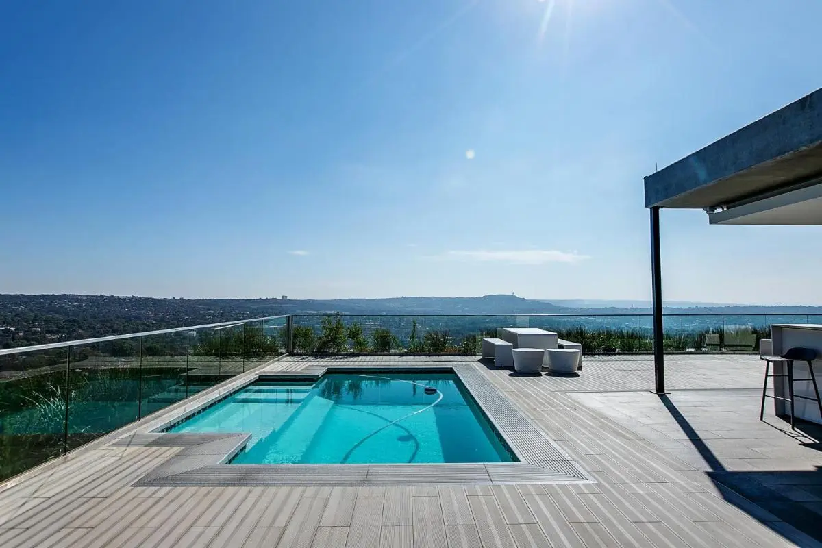 Image 2 of Park Central Residence – Building with Generator